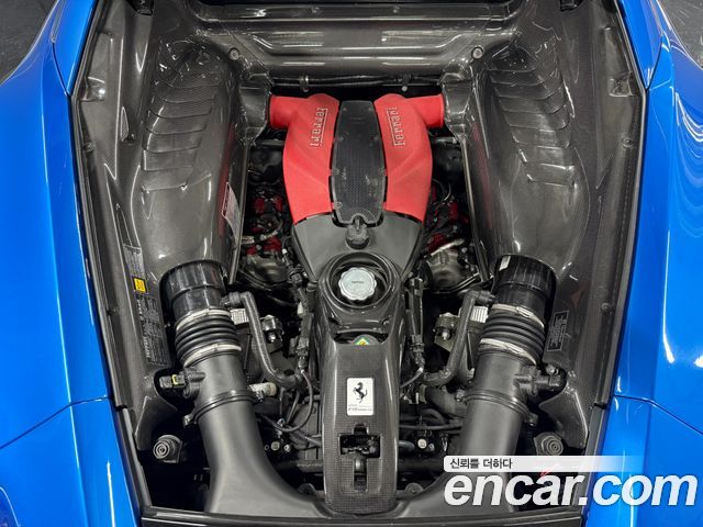 Ferrari F8 3.9 V8 - фото 4