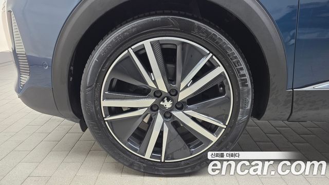 Peugeot 5008 2-го поколения 1.2 Pure Tech GT - фото 4