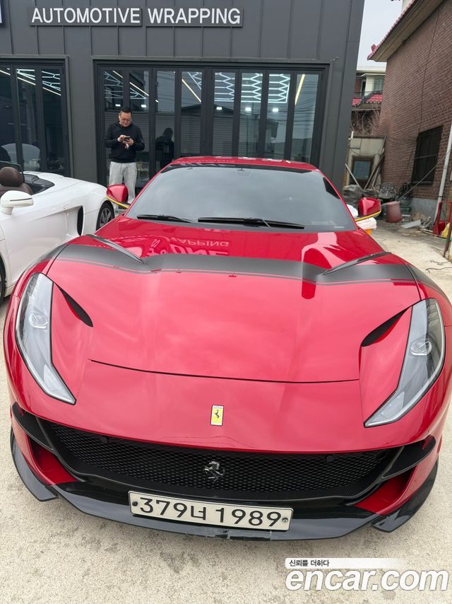 Ferrari 812 6.5 V12 - фото 1