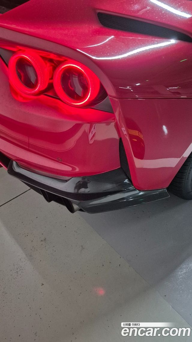 Ferrari 812 6.5 V12 - фото 3