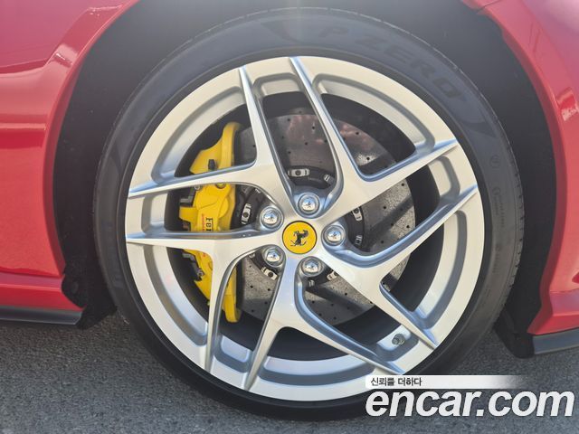 Ferrari 812 6.5 V12 - фото 4