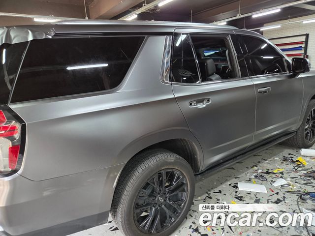 Chevrolet (GM Daewoo) Tahoe 6.2 Dark Knight 4WD - фото 1