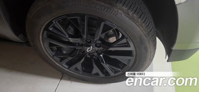 Chevrolet (GM Daewoo) Tahoe 6.2 Dark Knight 4WD - фото 4