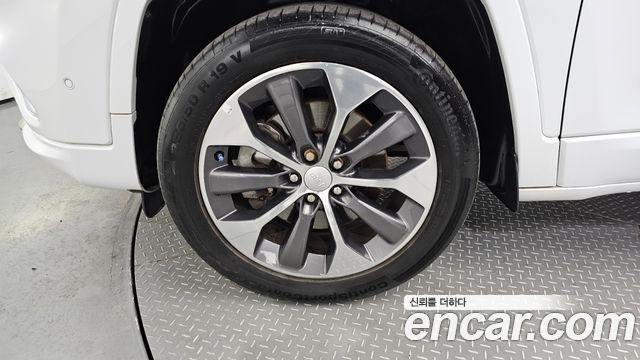 Jeep Cherokee KL 3.2 Overland AWD - фото 4