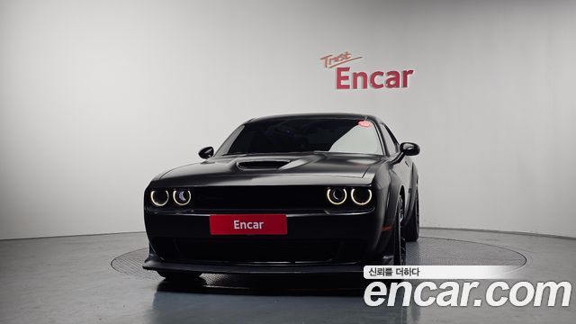 Dodge Challenger 6.4 - фото 2