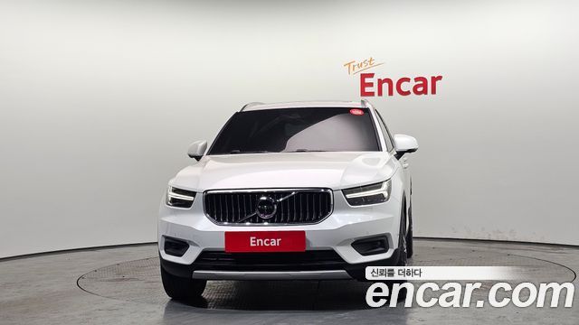 Volvo XC40 T4 Inscription - фото 2