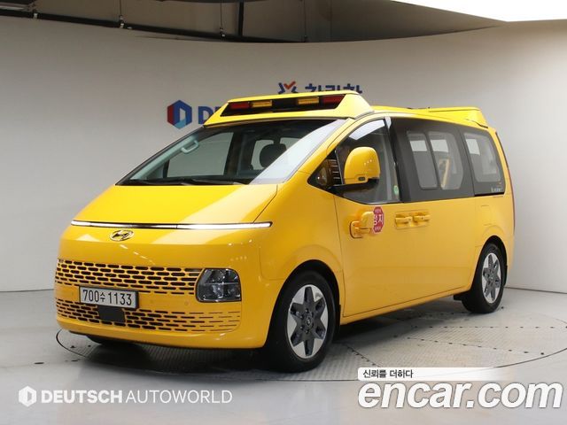 Hyundai Staria 2WD Kinder Safety Car 14-Seater - фото 0