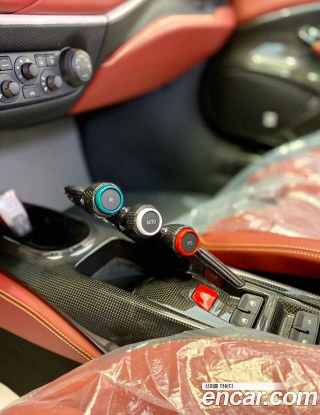 Ferrari 488 3.9 Spider - фото 2