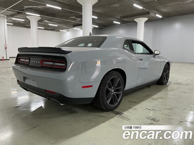 Dodge Challenger 5.7 - фото 1