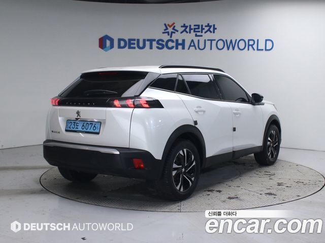 Peugeot 2008 2-го поколения EV Allure - фото 1