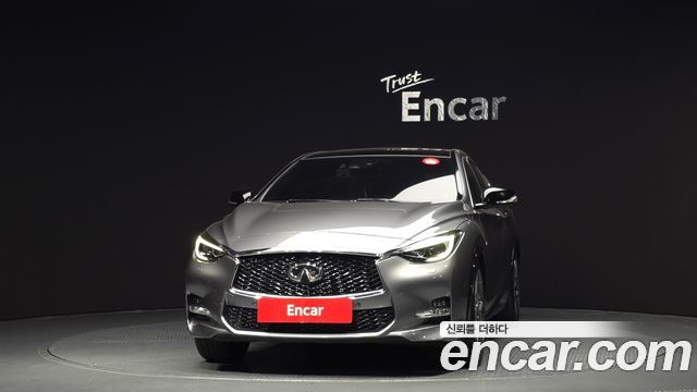 Infiniti Q30 2.0 Sport Essential - фото 2
