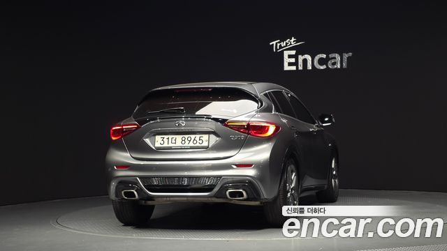 Infiniti Q30 2.0 Sport Essential - фото 3