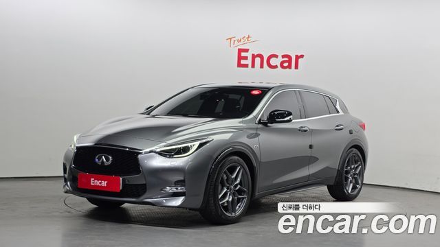 Infiniti Q30 2.0 Essential - фото 0