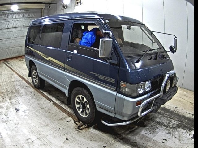 MITSUBISHI DELICA WAGON 1993, фото 1