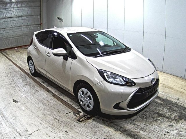 TOYOTA AQUA 2023, фото 1