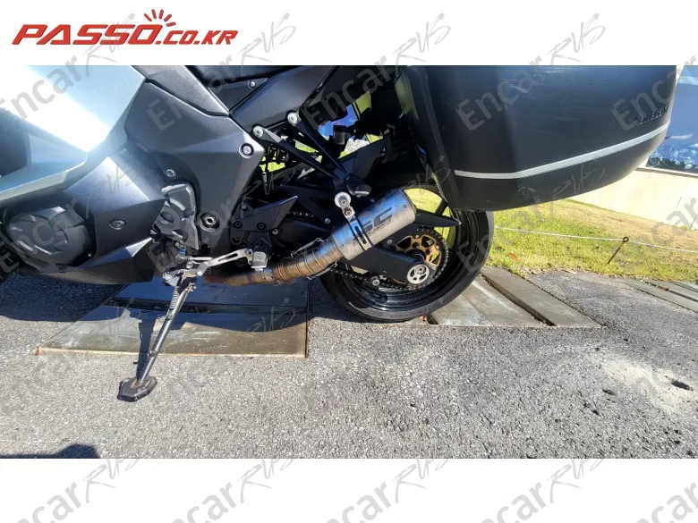 KAWASAKI Z 1000 SX - фото 6