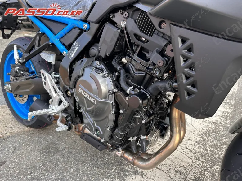 Suzuki Gsx 8 S - фото 6