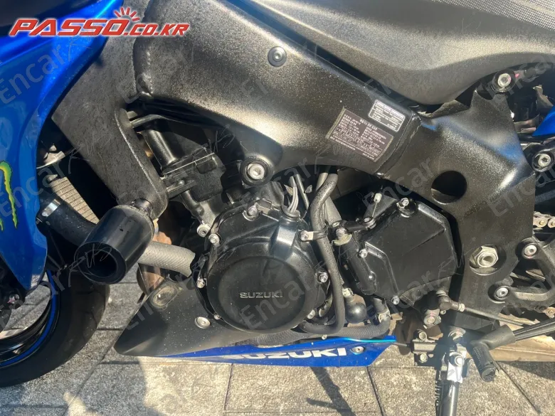 Suzuki Gsx S 1000 - фото 5