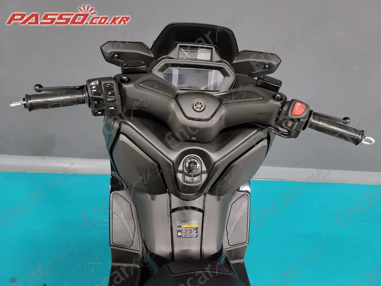 YAMAHA X MAX 300 ABS - фото 3