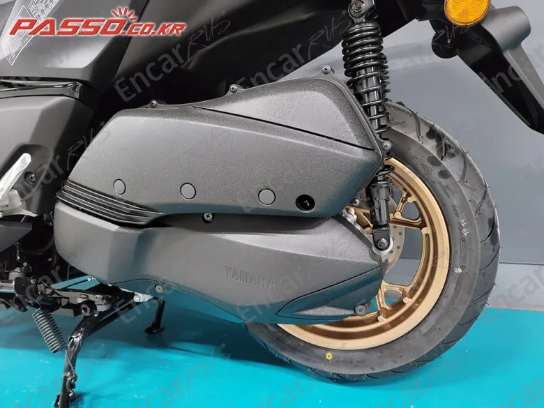 YAMAHA X MAX 300 ABS - фото 4