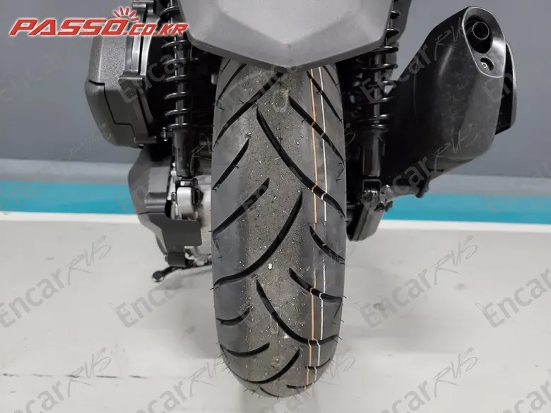 YAMAHA X MAX 300 ABS - фото 5
