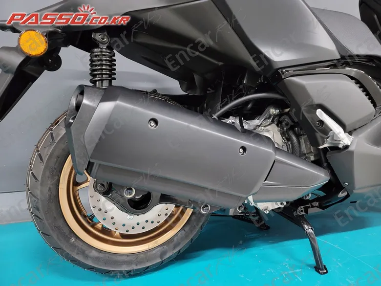 YAMAHA X MAX 300 ABS - фото 6