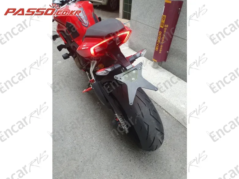 Ducati Streetfighter V4 S - фото 2