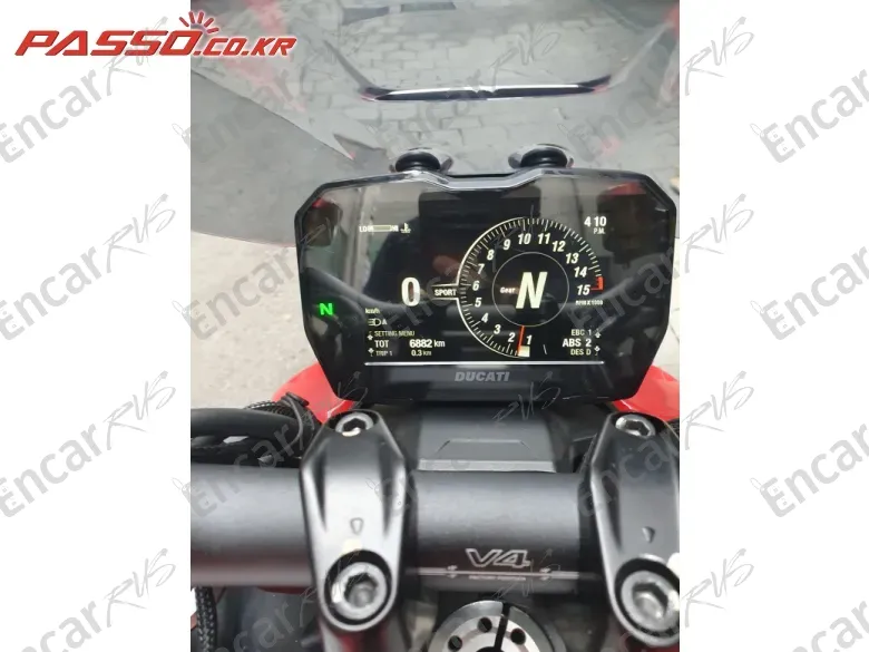 Ducati Streetfighter V4 S - фото 6