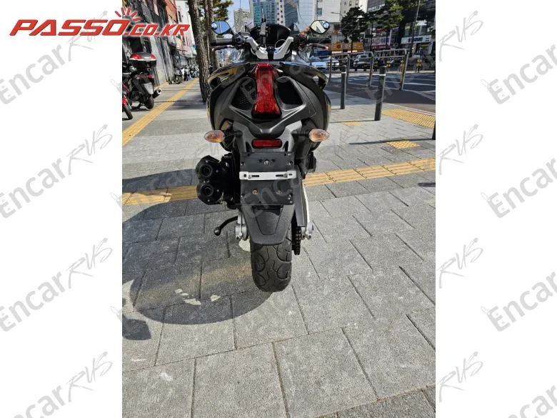 Aprilia Srv 850 - фото 2