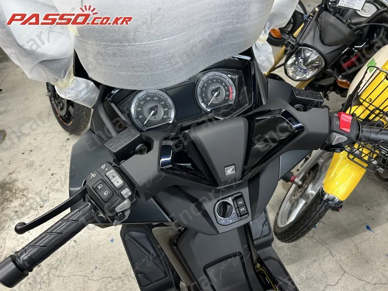 HONDA FORZA 350 - фото 3