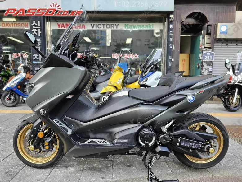 YAMAHA T MAX 560 - фото 1