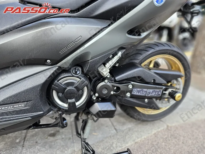YAMAHA T MAX 560 - фото 4