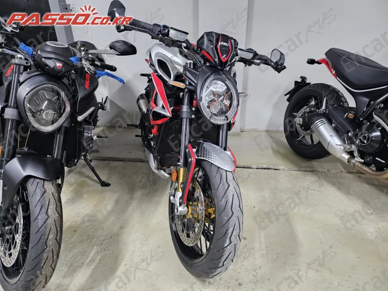 Mv Agusta Dragster 800 Rc Scs - фото 3