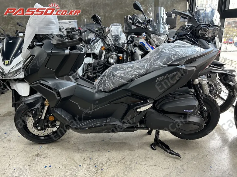 Honda Adv 350 - фото 1