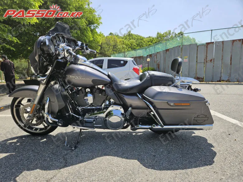 HARLEY-DAVIDSON FLHX - фото 1