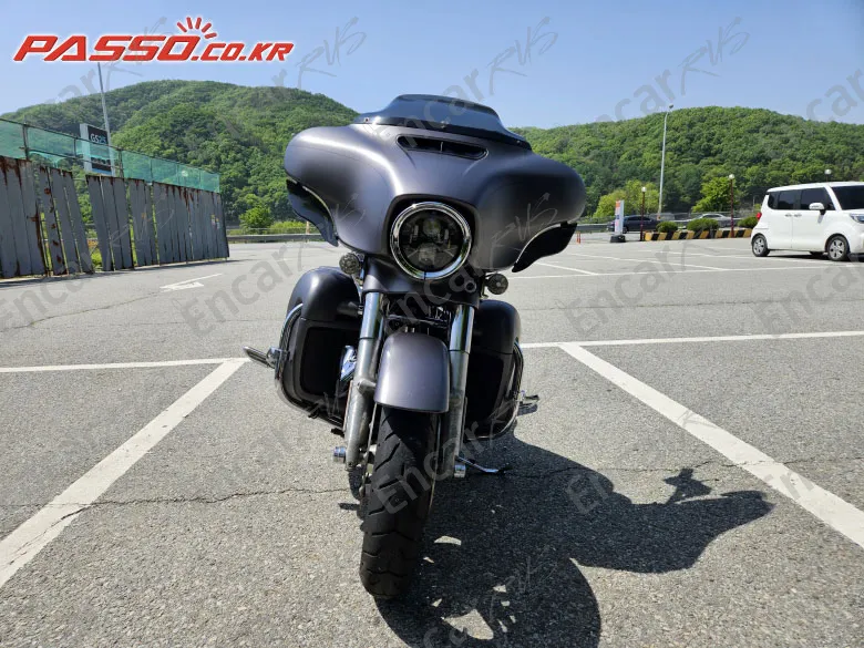 HARLEY-DAVIDSON FLHX - фото 3