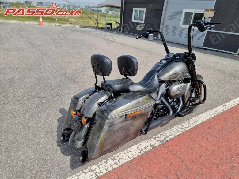 HARLEY-DAVIDSON ROAD KING SPECIAL - фото 2