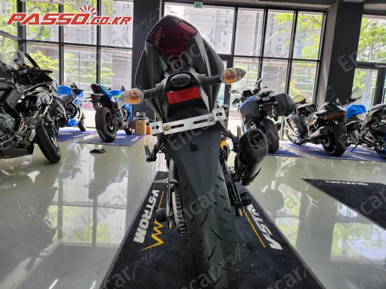 YAMAHA YZF R3 - фото 2