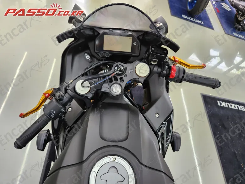 YAMAHA YZF R3 - фото 3