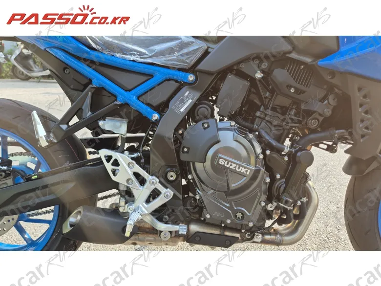 Suzuki Gsx 8 S - фото 4