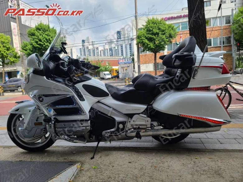 HONDA GOLDWING 1800 - фото 1