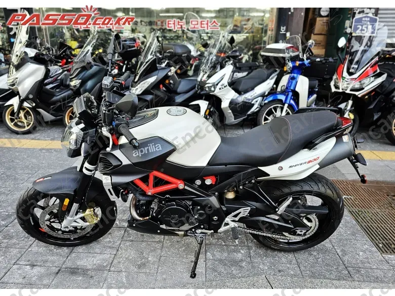 Aprilia Shiver 900 - фото 1
