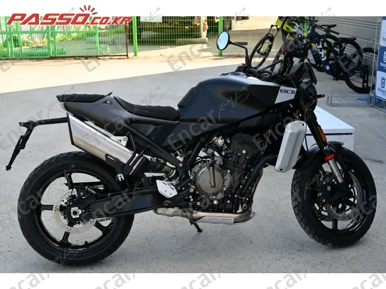 Husqvarna Svartpilen 701 - фото 0