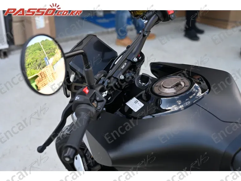 Husqvarna Svartpilen 701 - фото 3