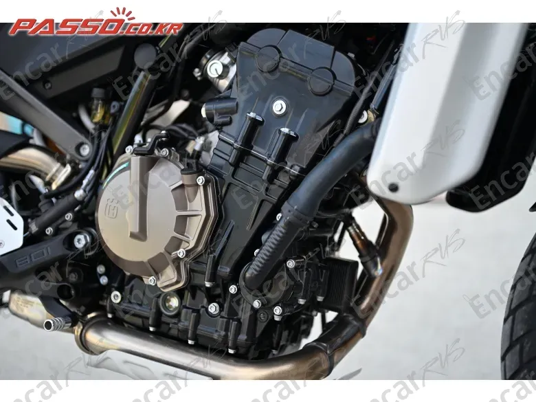 Husqvarna Svartpilen 701 - фото 4