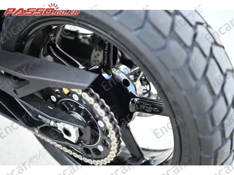 Husqvarna Svartpilen 701 - фото 5