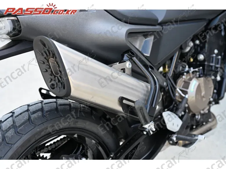 Husqvarna Svartpilen 701 - фото 6