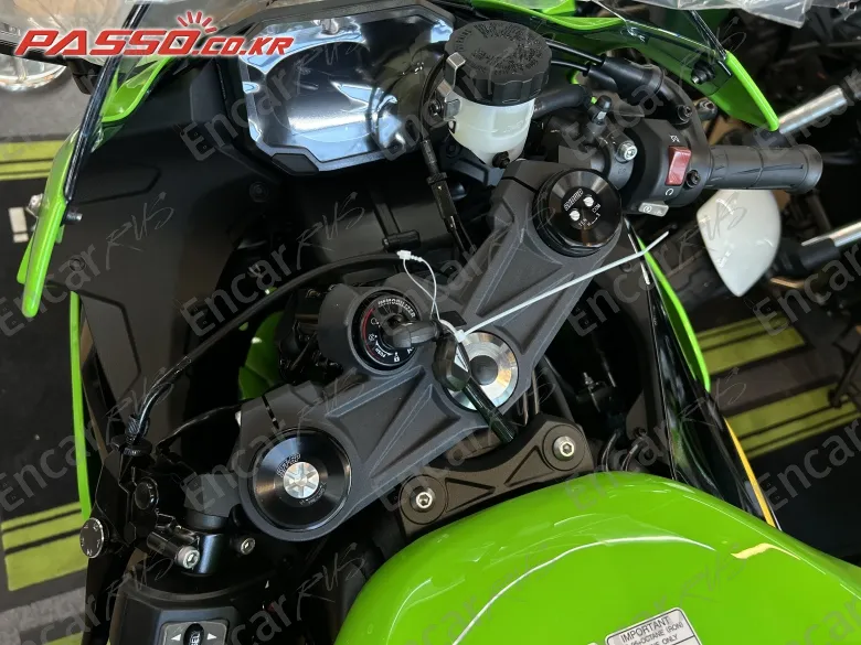 Kawasaki Zx 6 R - фото 3