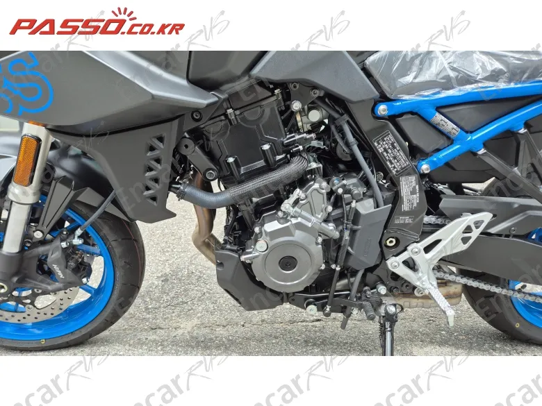 Suzuki Gsx 8 S - фото 4
