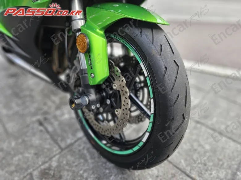 KAWASAKI Z 1000 SX - фото 3